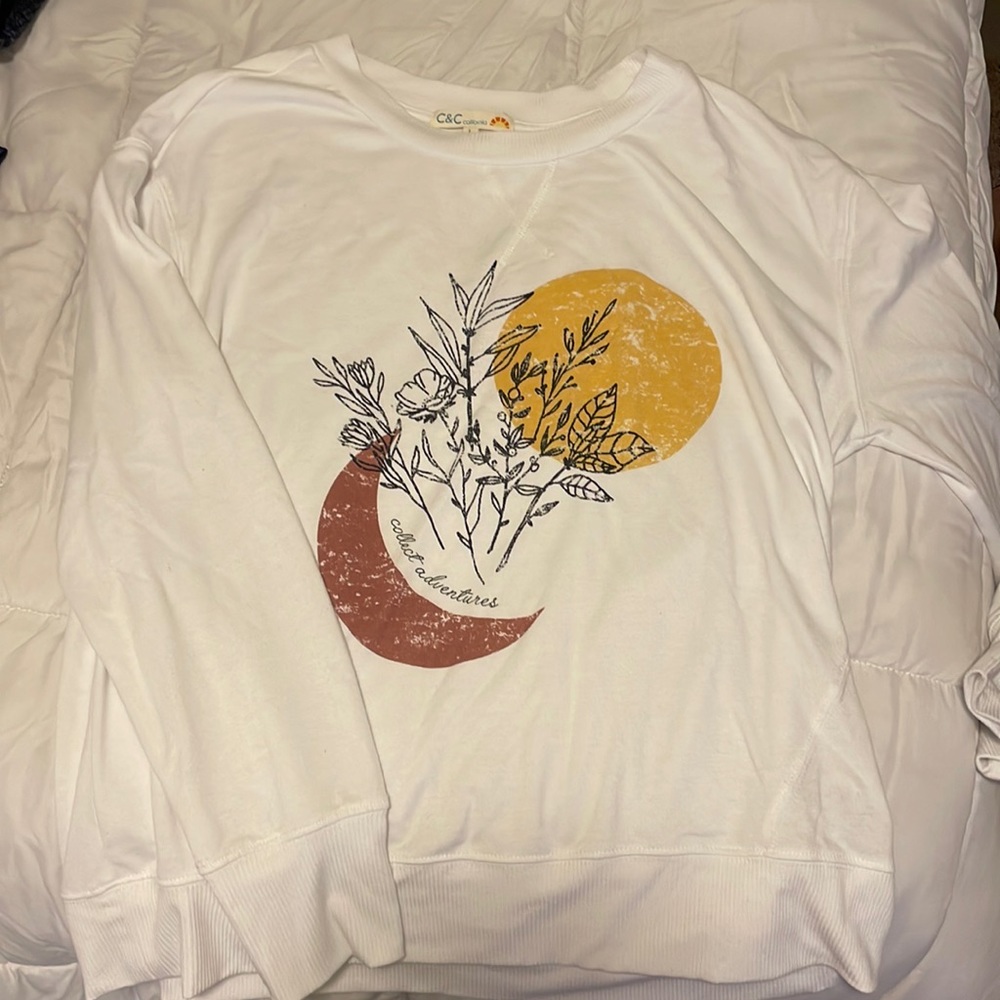 WHITE SIMPLE DESIGNED LONGSLEEVE